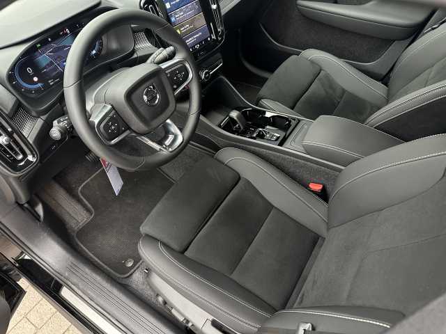 Volvo  B4 B 2WD Plus Dark