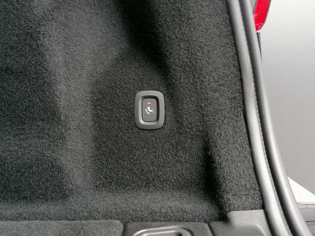 Volvo  B4 D 2WD Plus Dark, AHK, BLIS uvm.