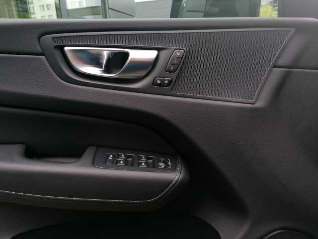 Volvo  T6 AWD Twin Engine Plus Dark
