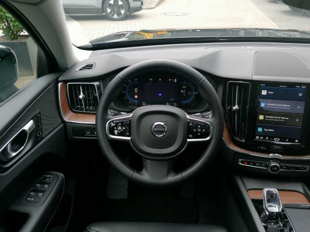 Volvo  T6 AWD Twin Engine Plus Dark