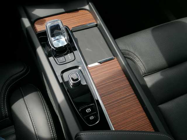 Volvo  T6 AWD Twin Engine Plus Dark
