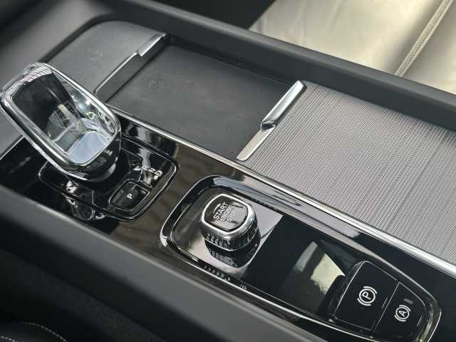 Volvo  T8 AWD Twin Engine Plus Black Edition