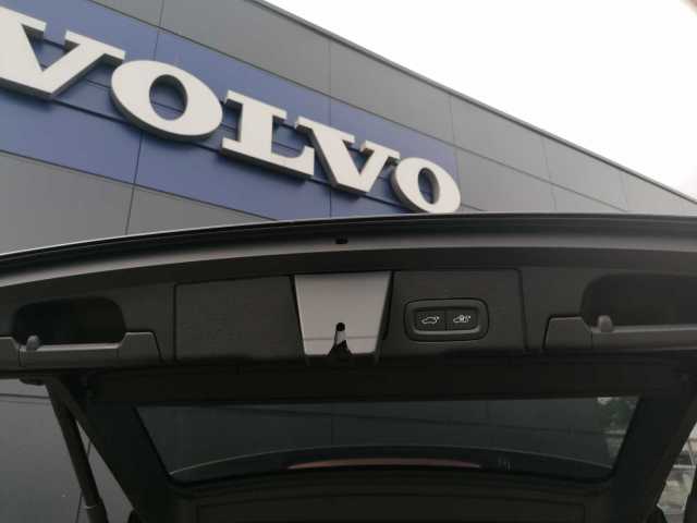 Volvo  T8 AWD Twin Engine Plus Black Edition