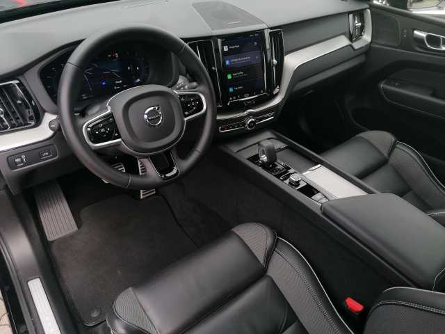 Volvo  B4 D 2WD R-Design