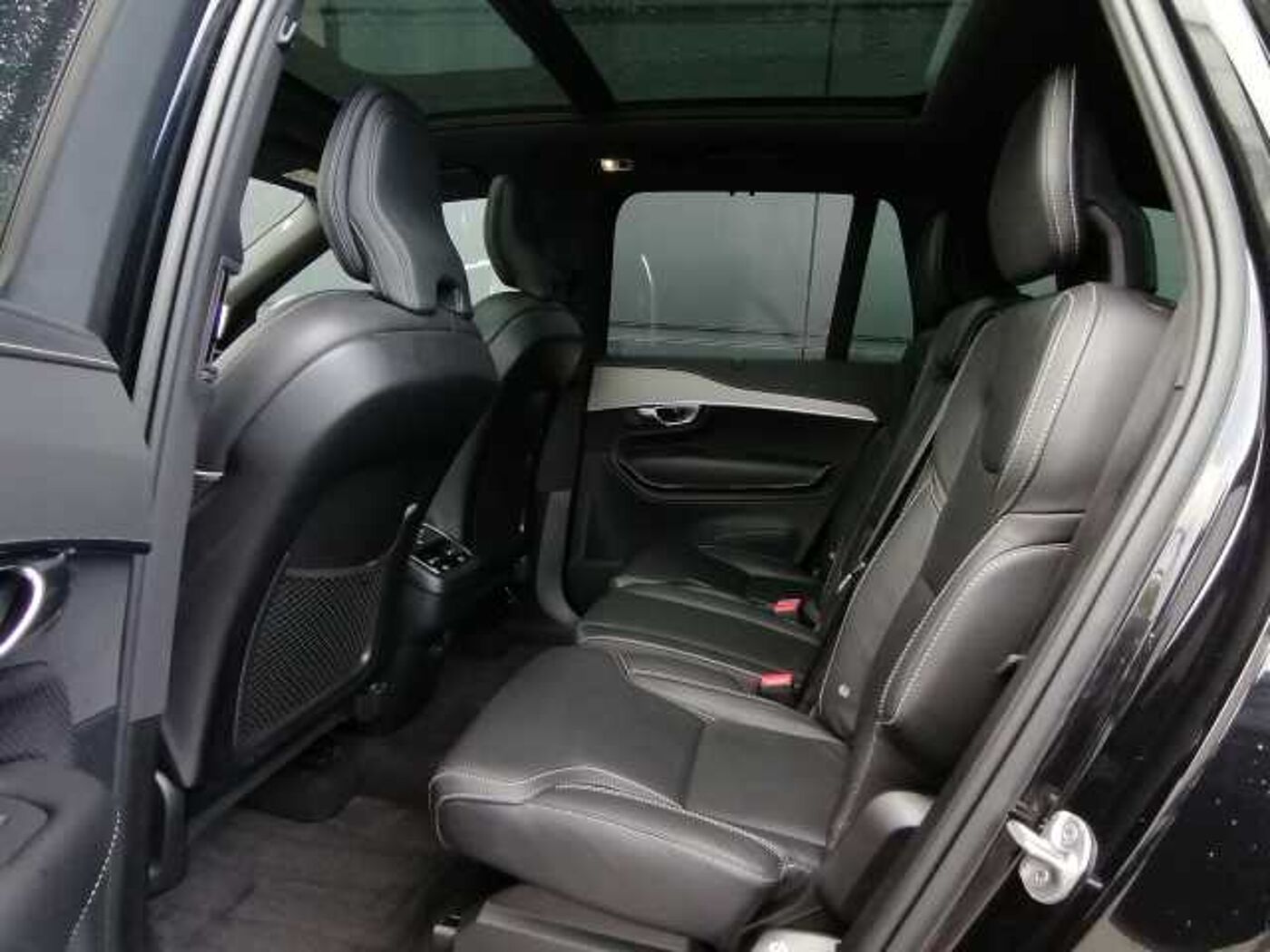 Volvo  B5 D AWD R-Design 7-Sitzer 360°, Pano uvm.