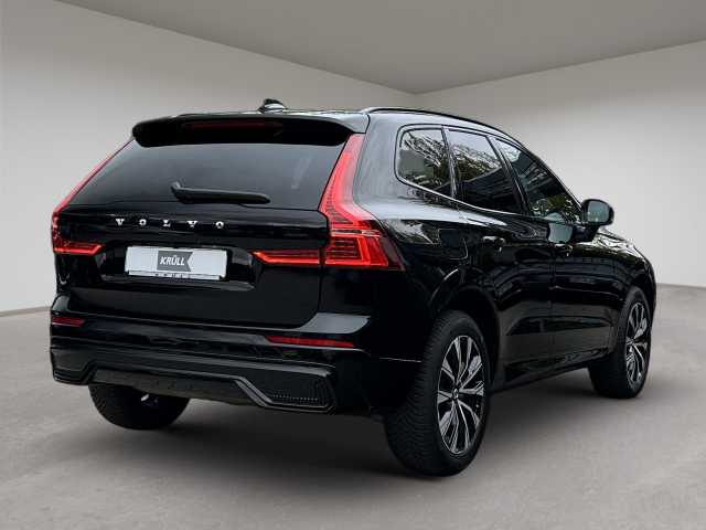 Volvo  B4 B 2WD Plus Dark Pano, Kam uvm.