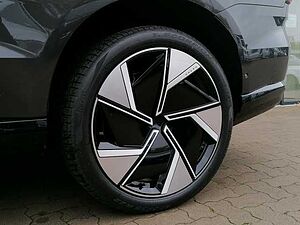 Volvo  Twin Motor AWD Ultra 7-Sitzer
