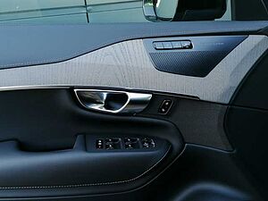 Volvo  T8 AWD Plus Dark 7-Sitzer