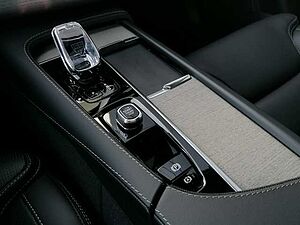 Volvo  T8 AWD Plus Dark 7-Sitzer