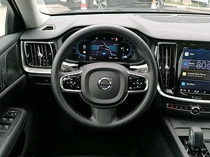 Volvo  B4 D AWD Plus Pano, 360° uvm.