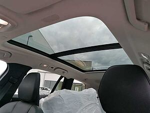 Volvo  B4 D AWD Plus Pano, 360° uvm.
