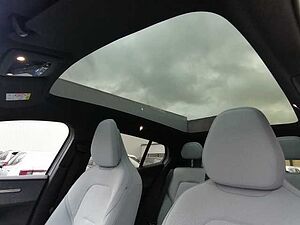 Volvo  Ultra AWD Performance Pure Electric