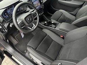 Volvo  B4 B 2WD Plus Dark