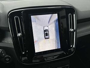 Volvo  B4 B 2WD Plus Dark
