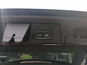 Volvo  T6 AWD Twin Engine Plus Dark