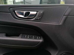 Volvo  T6 AWD Twin Engine Plus Dark