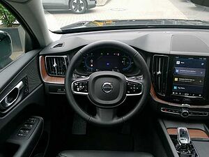 Volvo  T6 AWD Twin Engine Plus Dark