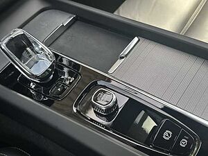 Volvo  T8 AWD Twin Engine Plus Black Edition