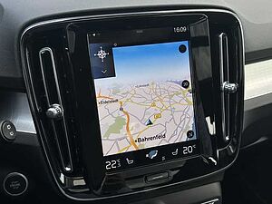 Volvo  T2 2WD Plus Dark, Navi, Kamera uvm.