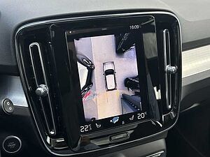 Volvo  T2 2WD Plus Dark, Navi, Kamera uvm.
