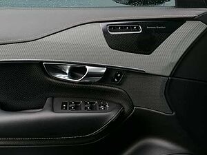 Volvo  B5 D AWD R-Design 7-Sitzer 360°, Pano uvm.