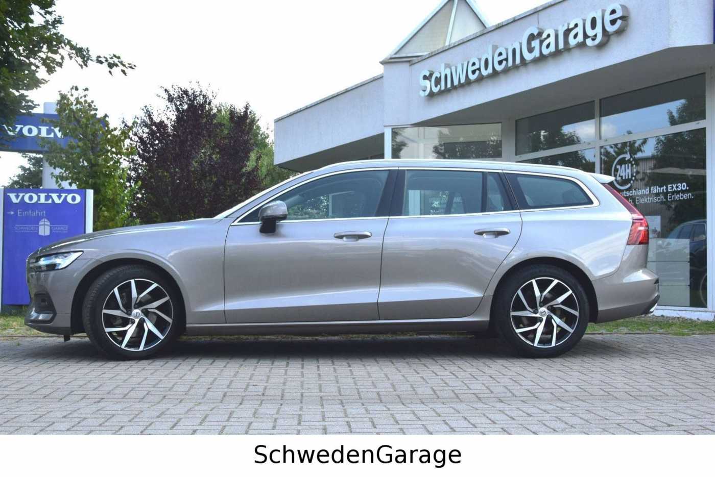 Volvo  Kombi Momentum Pro AWD