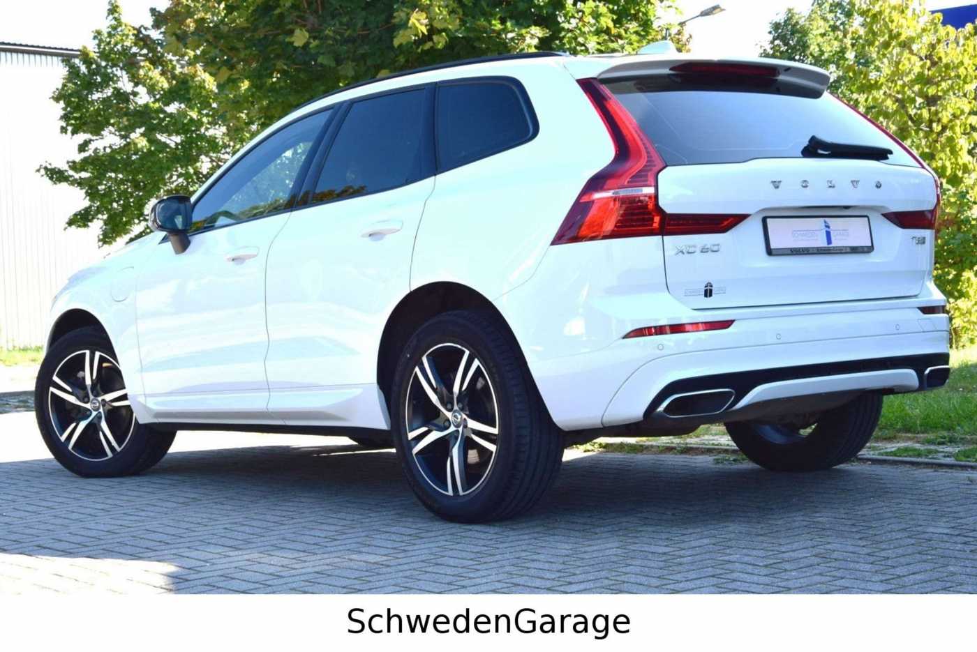 Volvo  T8 R Design Plug-In Hybrid AWD Panorama