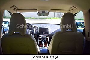 Volvo  D4 Summum 8-Gang Geartronic AHK