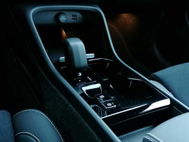 Volvo  T4 2WD Plus Dark Recharge