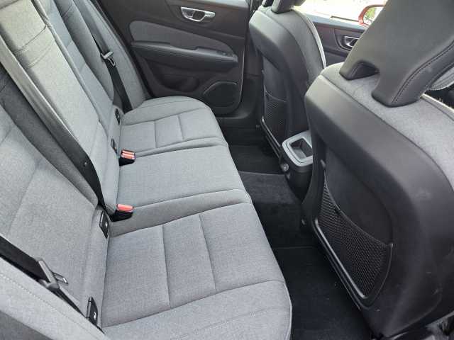 Volvo  B5 B AWD Pro