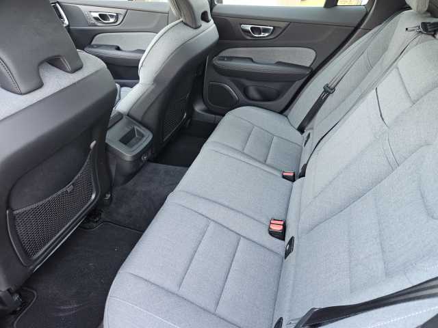 Volvo  B5 B AWD Pro