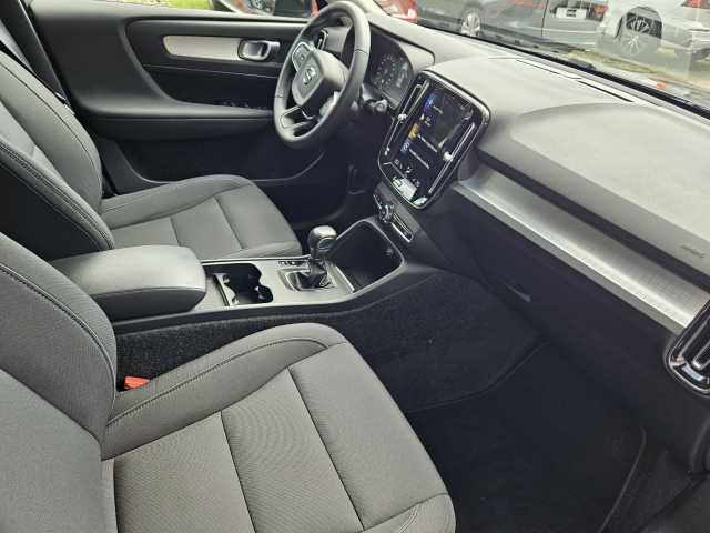 Volvo  T3 Momentum Pro+Pano+Kamera+LED