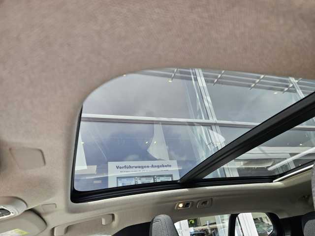 Volvo  T3 Momentum Pro+Pano+Kamera+LED
