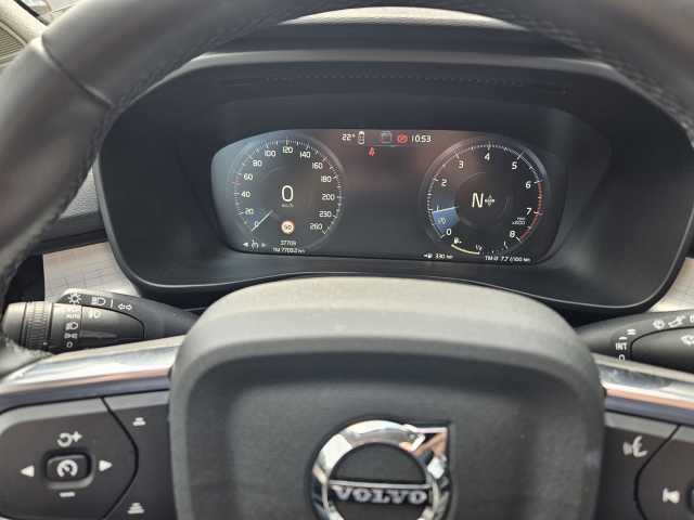 Volvo  T3 Momentum Pro+Pano+Kamera+LED
