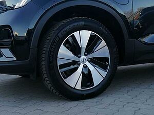 Volvo  T4 2WD Plus Dark Recharge