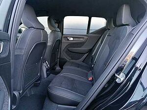 Volvo  T4 2WD Plus Dark Recharge