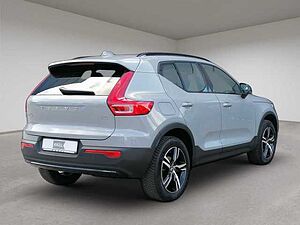 Volvo  T2 2WD Plus Dark, Navi, Kamera uvm.
