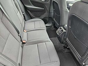 Volvo  T3 Momentum Pro+Pano+Kamera+LED