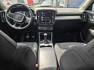 Volvo  T3 Momentum Pro+Pano+Kamera+LED
