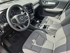 Volvo  T3 Momentum Pro+Pano+Kamera+LED