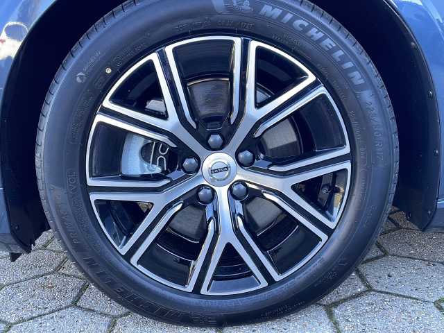 Volvo  B4 Core Aut. , SHZ, Leder, Navi
