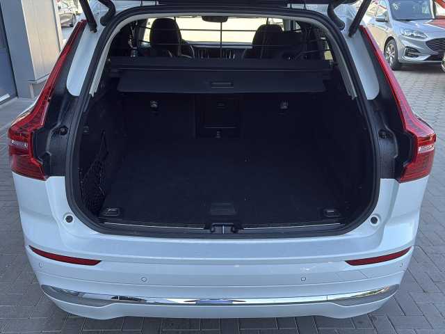Volvo  B4 AWD Diesel Plus Bright