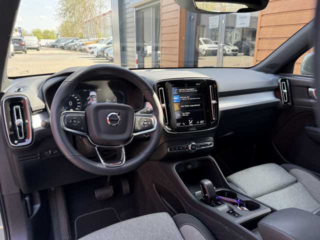 Volvo  Core Recharge Plug-In Hybrid 2WD, Fernlichtassistent, RFK