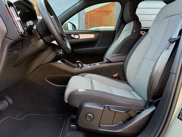 Volvo  Core Recharge Plug-In Hybrid 2WD, Fernlichtassistent, RFK