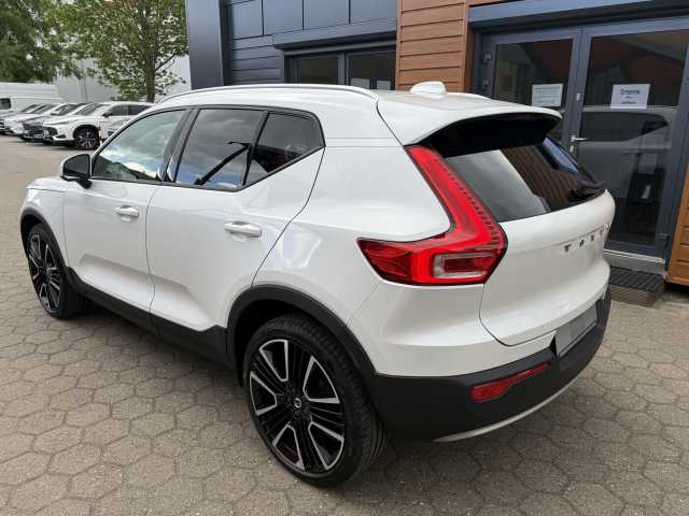 Volvo  Momentum Pro 2WD, Winter Paket, Panoramadach, Fernlichtassistent