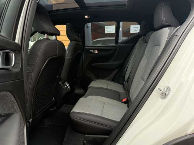Volvo  Momentum Pro 2WD, Winter Paket, Panoramadach, Fernlichtassistent