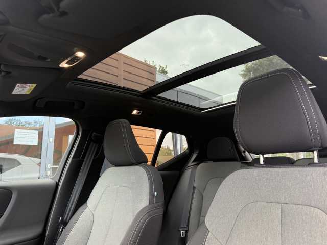 Volvo  Momentum Pro 2WD, Winter Paket, Panoramadach, Fernlichtassistent