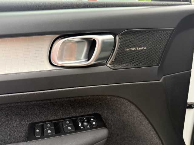 Volvo  Momentum Pro 2WD, Winter Paket, Panoramadach, Fernlichtassistent