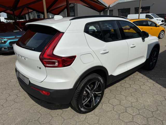 Volvo  T2 Plus Dark 2WD, 360 Grad Kamera, AHK, Panoramadach, H&K