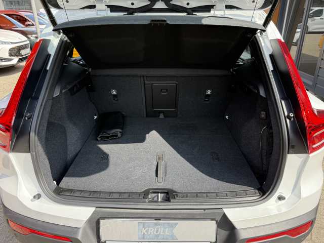 Volvo  T2 Plus Dark 2WD, 360 Grad Kamera, AHK, Panoramadach, H&K